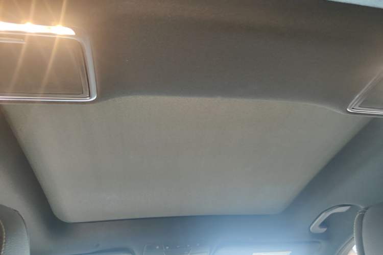 Used Mercedes-Benz GLC 2020 Facelifted GLC 260 L 4MATIC Dynamic Edition Headliner