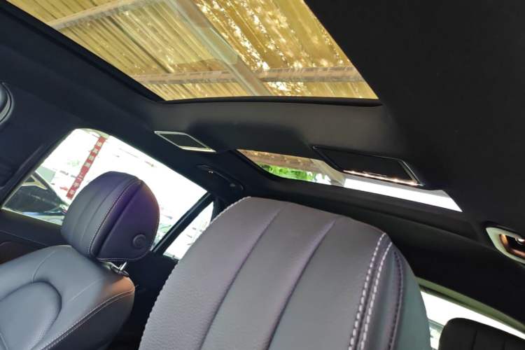 Used Mercedes-Benz GLC 2020 Facelift GLC 300 L 4MATIC Dynamic Edition Headliner