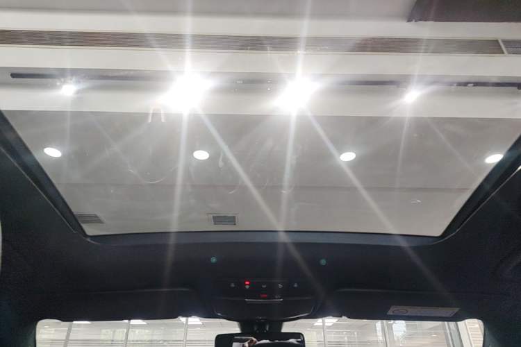 Used Mercedes-Benz GLC 2020 Facelifted GLC 260 L 4MATIC Dynamic Edition Headliner