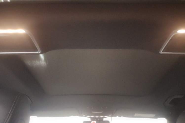 Used Mercedes-Benz GLC 2020 Facelifted GLC 260 L 4MATIC Dynamic Edition Headliner