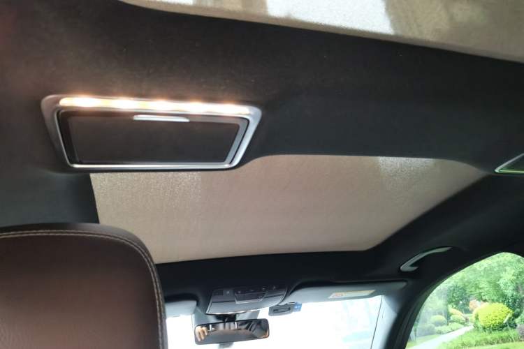 Used Mercedes-Benz GLC 2020 Facelift GLC 300 L 4MATIC Dynamic Edition Headliner