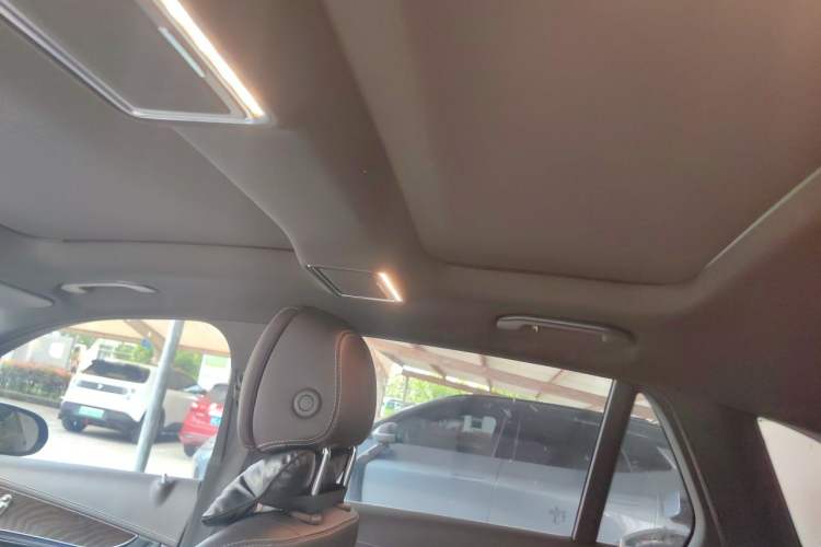 Used Mercedes-Benz GLC 2020 Facelift GLC 260 L 4MATIC Luxury Edition Headliner