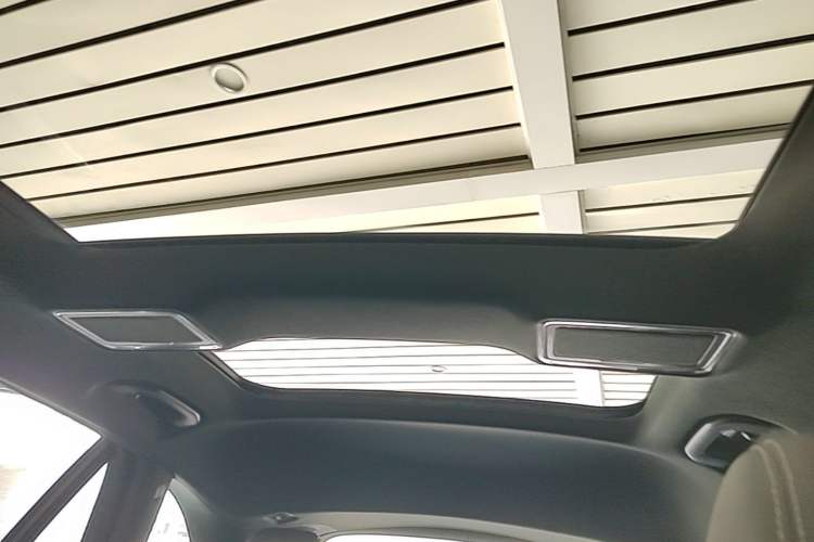 Used Mercedes-Benz GLC 2020 GLC 260 L 4MATIC Dynamic Model Headliner