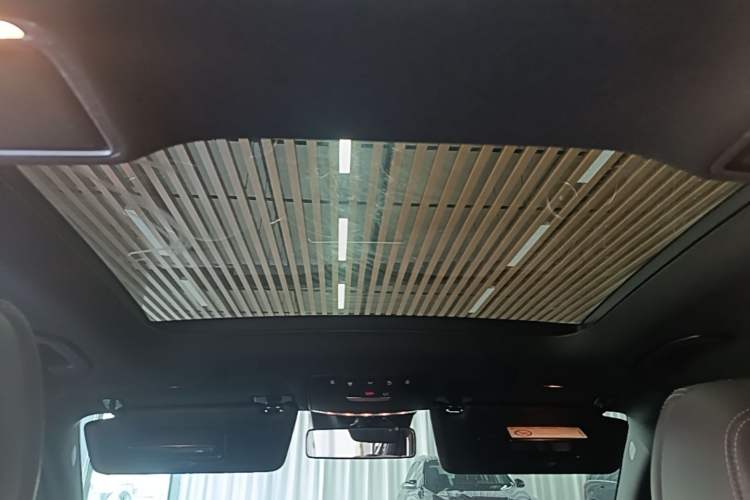 Used Mercedes-Benz GLC 2020 Facelift GLC 300 L 4MATIC Dynamic Edition Headliner