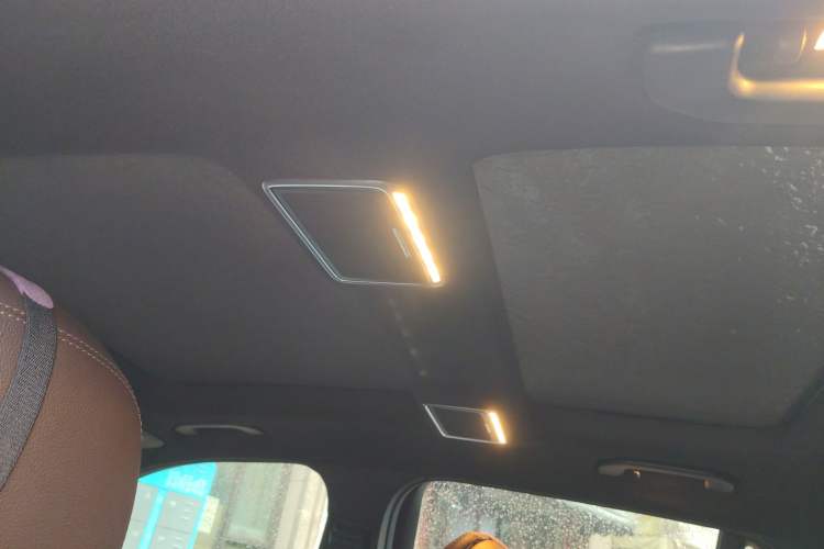 Used Mercedes-Benz GLC 2020 Facelift GLC 300 L 4MATIC Dynamic Edition Headliner