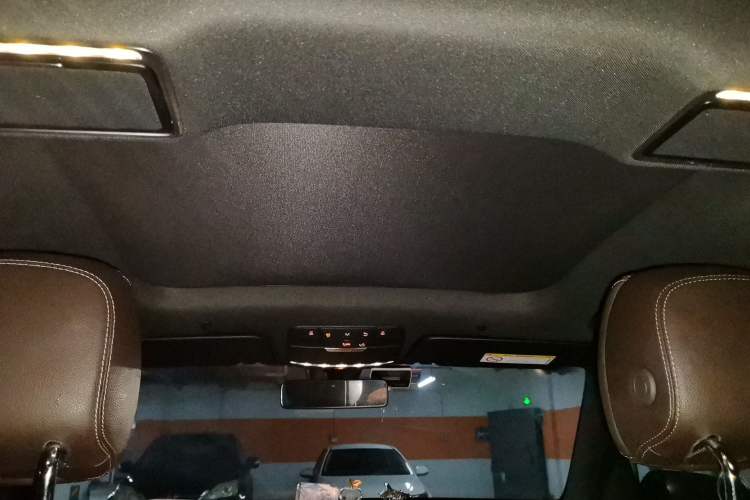 Used Mercedes-Benz GLC 2020 Facelifted GLC 260 L 4MATIC Dynamic Edition Headliner