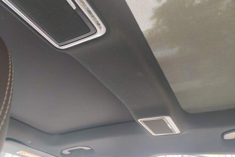 Used Mercedes-Benz GLC 2020 Facelifted GLC 260 L 4MATIC Dynamic Edition Headliner