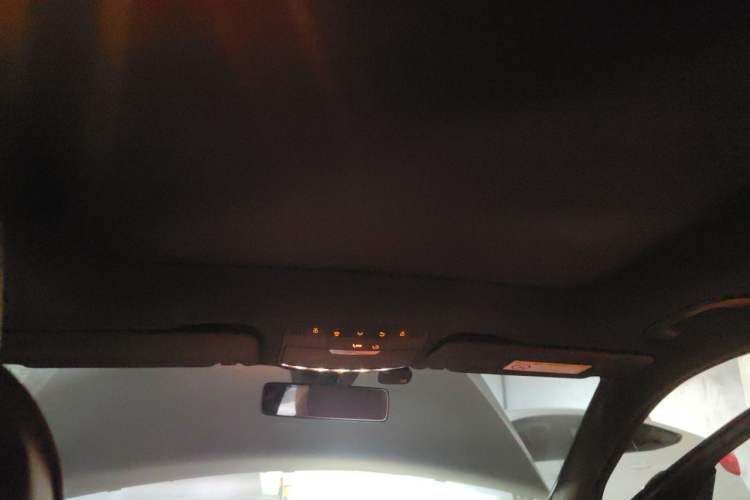 Used Mercedes-Benz GLC 2020 Facelifted GLC 260 L 4MATIC Dynamic Edition Headliner