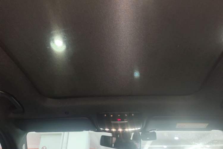 Used Mercedes-Benz GLC 2020 Facelifted GLC 260 L 4MATIC Dynamic Edition Headliner