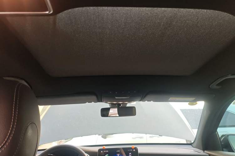 Used Mercedes-Benz GLC 2020 Facelifted GLC 260 L 4MATIC Dynamic Edition Headliner