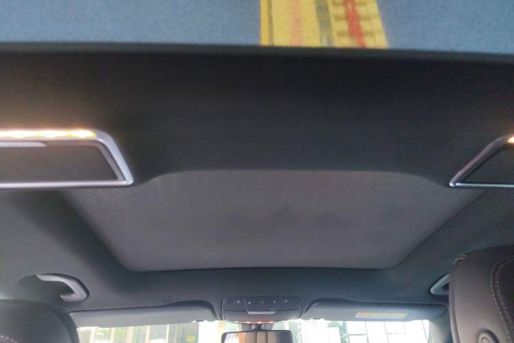 Used Mercedes-Benz GLC 2020 Facelift GLC 260 L 4MATIC Luxury Edition Headliner