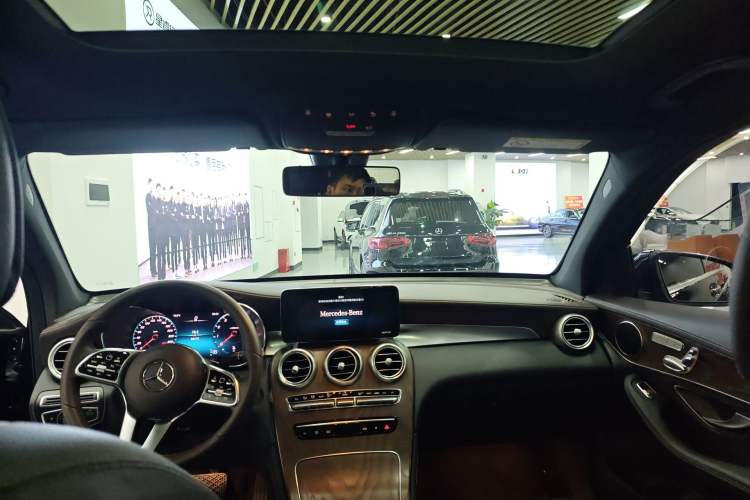 Used Mercedes-Benz GLC 2020 Facelift GLC 260 L 4MATIC Luxury Edition Headliner