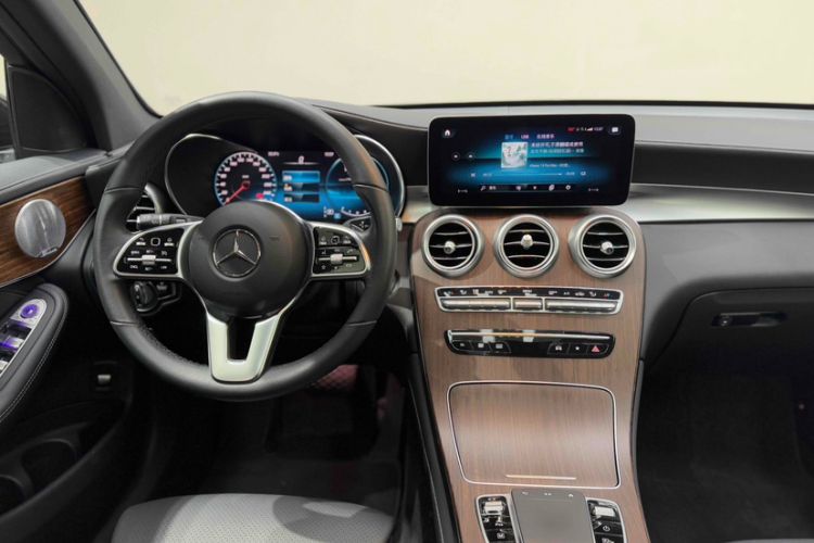Used Mercedes-Benz GLC 2020 GLC 300 L 4MATIC Luxury Model Instrument Cluster
