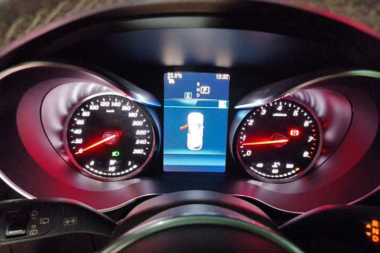 Used Mercedes-Benz GLC 2020 GLC 260 L 4MATIC Dynamic Model Instrument Cluster