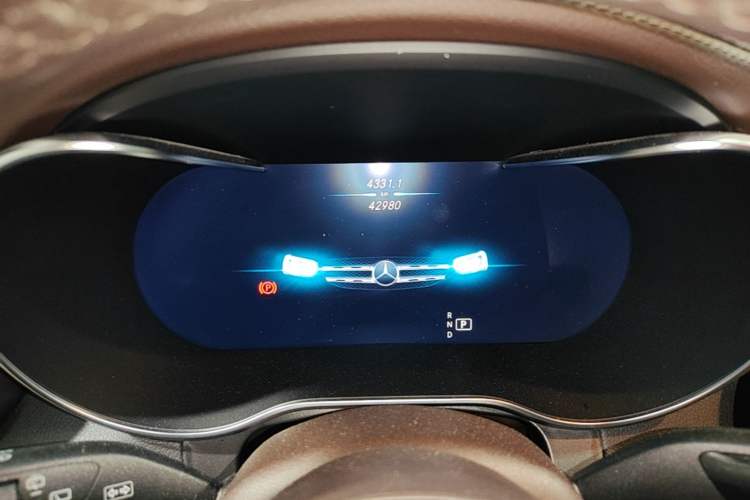 Used Mercedes-Benz GLC 2020 Facelifted GLC 260 L 4MATIC Dynamic Edition Instrument Cluster