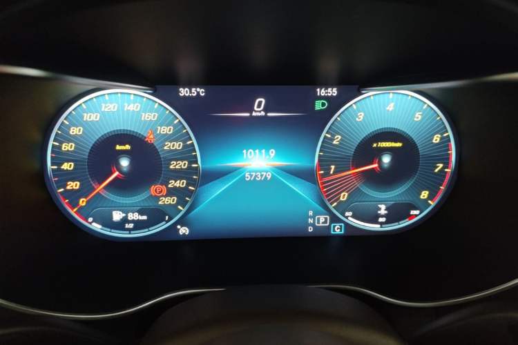 Used Mercedes-Benz GLC 2020 Facelifted GLC 260 L 4MATIC Dynamic Edition Instrument Cluster