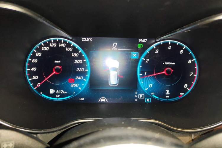 Used Mercedes-Benz GLC 2020 GLC 300 L 4MATIC Luxury Model Instrument Cluster