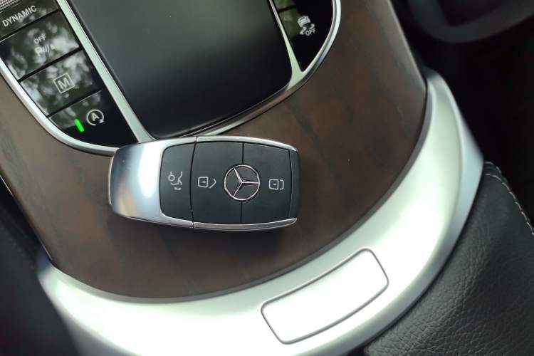 Used Mercedes-Benz GLC 2020 Facelift GLC 300 L 4MATIC Dynamic Edition Interior 1