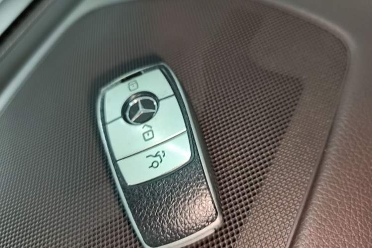 Used Mercedes-Benz GLC 2020 GLC 300 L 4MATIC Luxury Model Interior 1