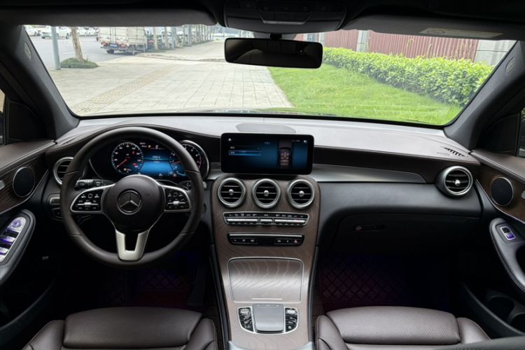 Used Mercedes-Benz GLC 2020 GLC 260 L 4MATIC Luxury Model Interior 1