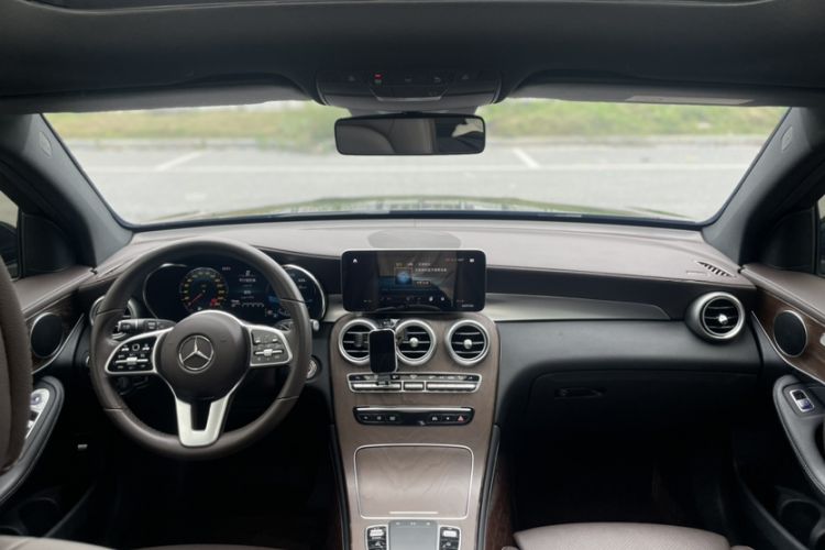 Used Mercedes-Benz GLC 2020 Facelift GLC 300 L 4MATIC Dynamic Edition Interior 1