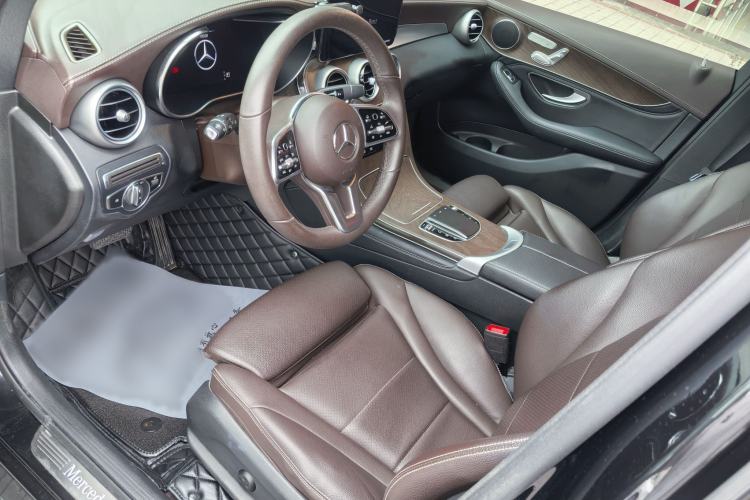 Used Mercedes-Benz GLC 2020 Facelift GLC 260 L 4MATIC Luxury Edition Interior 1