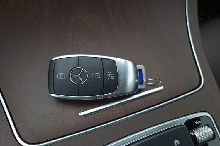 Used Mercedes-Benz GLC 2020 Facelift GLC 260 L 4MATIC Luxury Edition Interior 1