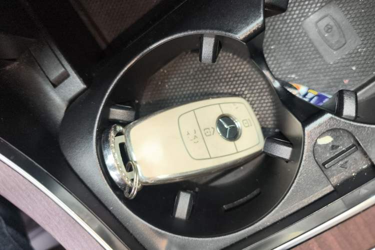 Used Mercedes-Benz GLC 2020 Facelifted GLC 300 L 4MATIC Luxury Edition Interior 1