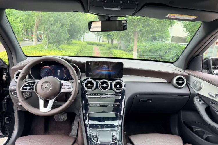 Used Mercedes-Benz GLC 2020 Facelifted GLC 260 L 4MATIC Dynamic Edition Interior 1