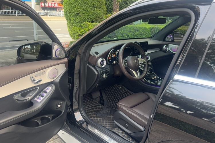 Used Mercedes-Benz GLC 2020 GLC 260 L 4MATIC Luxury Model Interior 1