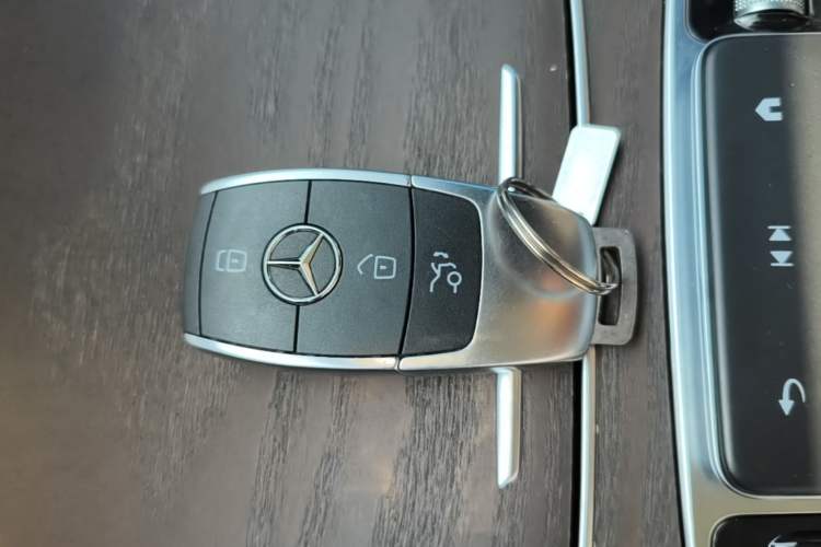 Used Mercedes-Benz GLC 2020 GLC 260 L 4MATIC Luxury Model Interior 1