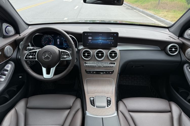 Used Mercedes-Benz GLC 2020 Facelift GLC 260 L 4MATIC Luxury Edition Interior 1