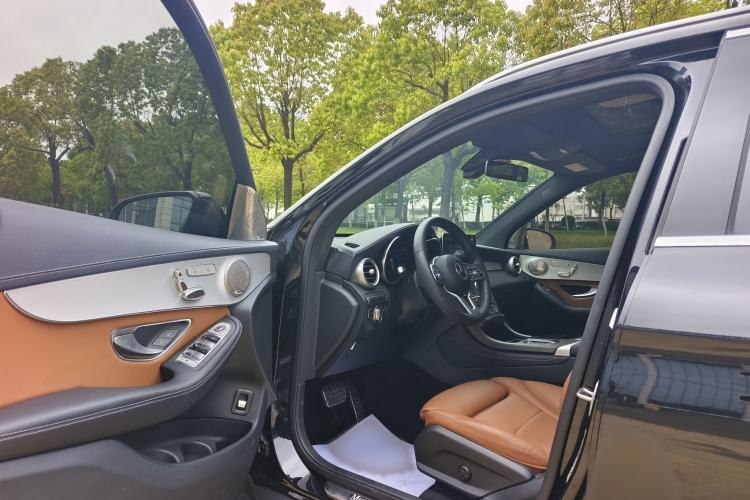 Used Mercedes-Benz GLC 2020 Facelifted GLC 260 L 4MATIC Dynamic Edition Interior 1