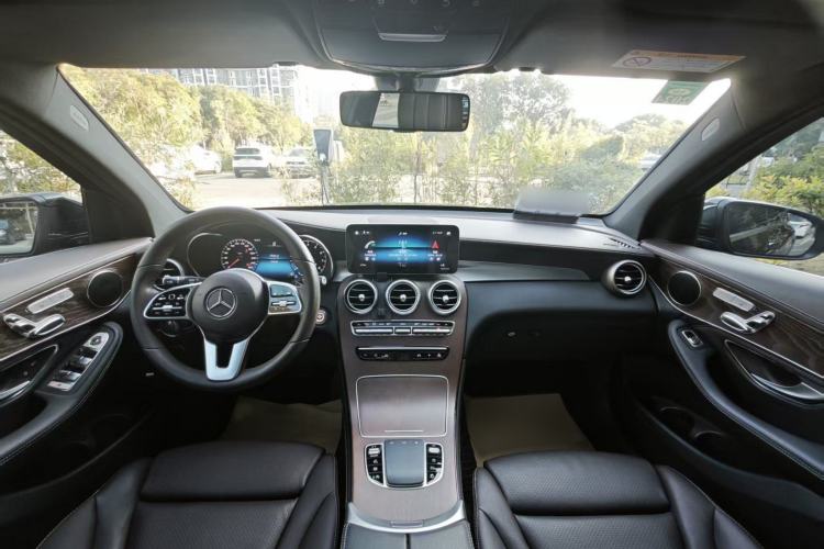 Used Mercedes-Benz GLC 2020 GLC 260 L 4MATIC Luxury Model Interior 1