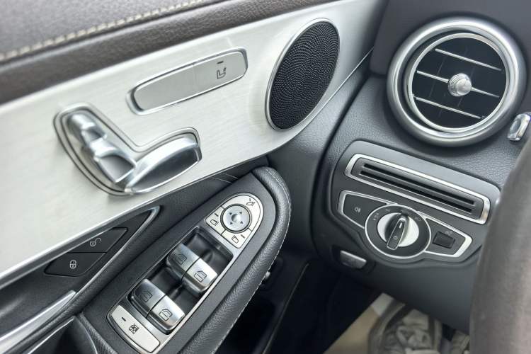 Used Mercedes-Benz GLC 2020 Facelifted GLC 260 L 4MATIC Dynamic Edition Interior 10