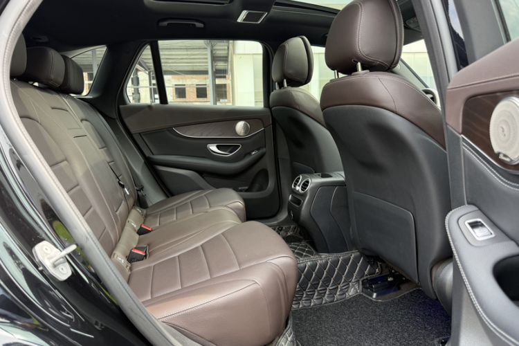 Used Mercedes-Benz GLC 2020 Facelift GLC 260 L 4MATIC Luxury Edition Interior 10
