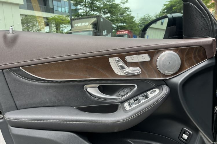 Used Mercedes-Benz GLC 2020 Facelift GLC 300 L 4MATIC Dynamic Edition Interior 11