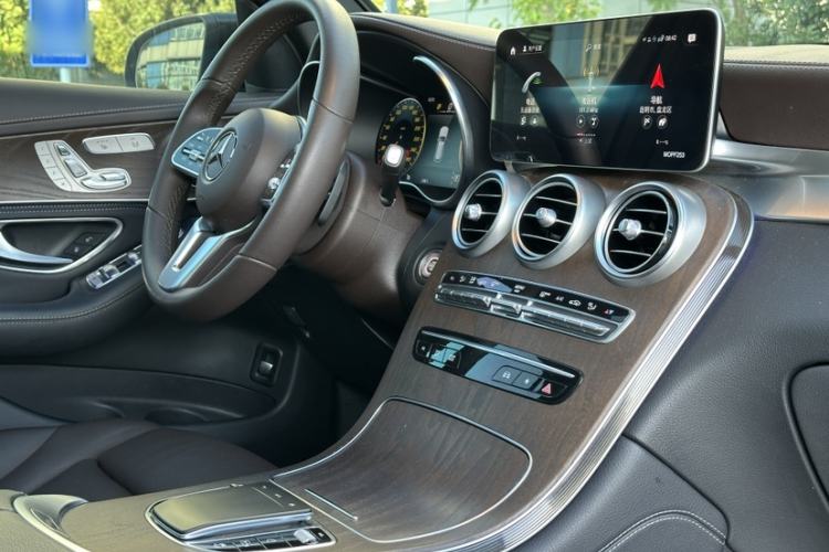 Used Mercedes-Benz GLC 2020 Facelift GLC 300 L 4MATIC Dynamic Edition Interior 11