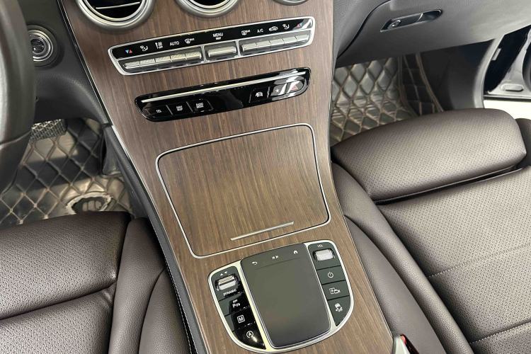Used Mercedes-Benz GLC 2020 Facelift GLC 300 L 4MATIC Dynamic Edition Interior 12
