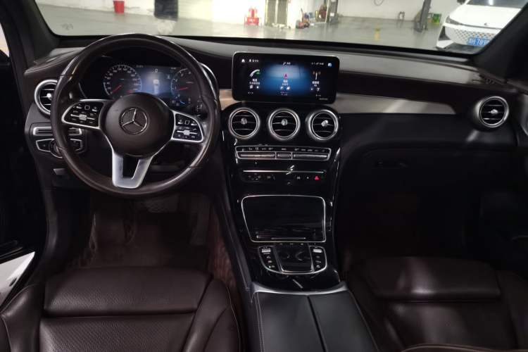 Used Mercedes-Benz GLC 2020 GLC 260 L 4MATIC Dynamic Model Interior 2
