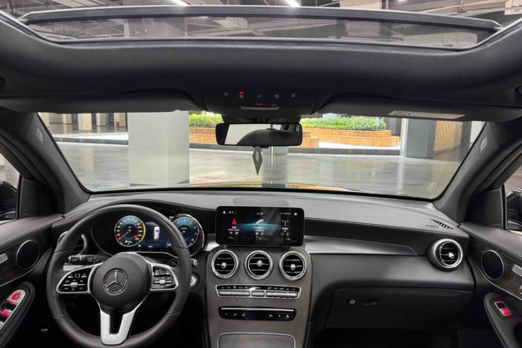 Used Mercedes-Benz GLC 2020 GLC 300 L 4MATIC Dynamic Edition Interior 2