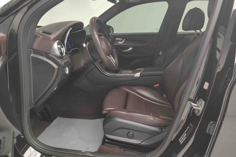 Used Mercedes-Benz GLC 2020 Facelift GLC 260 L 4MATIC Luxury Edition Interior 2