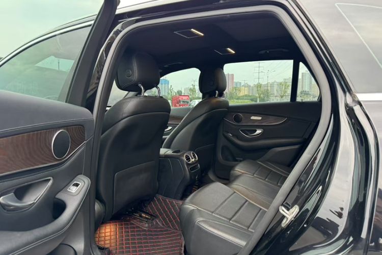 Used Mercedes-Benz GLC 2020 Facelift GLC 260 L 4MATIC Luxury Edition Interior 2