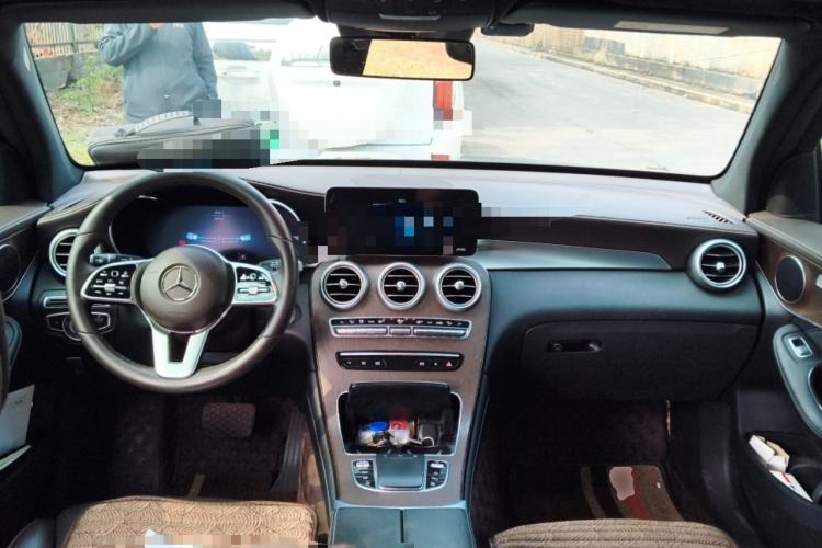 Used Mercedes-Benz GLC 2020 Facelift GLC 300 L 4MATIC Dynamic Edition Interior 2