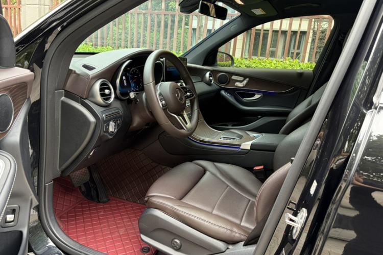 Used Mercedes-Benz GLC 2020 GLC 260 L 4MATIC Luxury Model Interior 2
