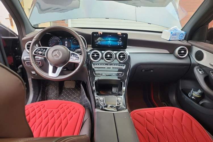 Used Mercedes-Benz GLC 2020 Facelifted GLC 260 L 4MATIC Dynamic Edition Interior 2