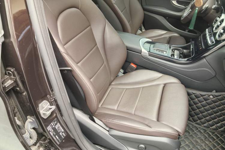 Used Mercedes-Benz GLC 2020 Facelifted GLC 260 L 4MATIC Dynamic Edition Interior 2