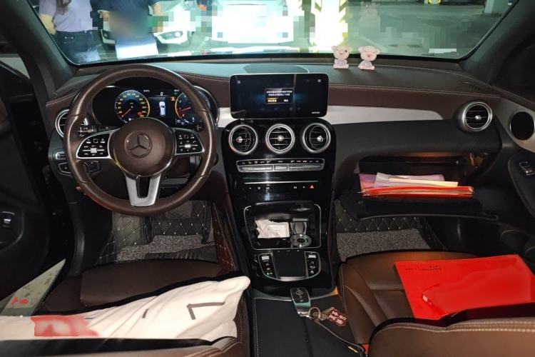 Used Mercedes-Benz GLC 2020 Facelifted GLC 260 L 4MATIC Dynamic Edition Interior 2