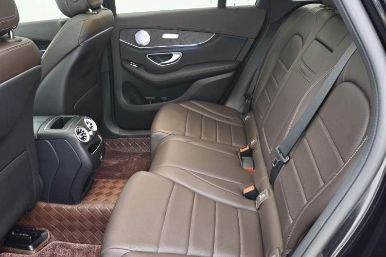 Used Mercedes-Benz GLC 2020 Facelifted GLC 260 L 4MATIC Dynamic Edition Interior 2