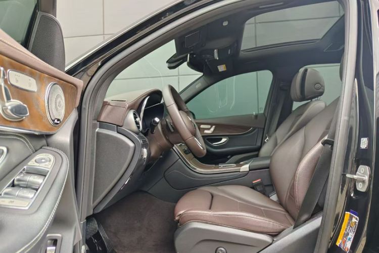 Used Mercedes-Benz GLC 2020 Facelift GLC 260 L 4MATIC Luxury Edition Interior 2
